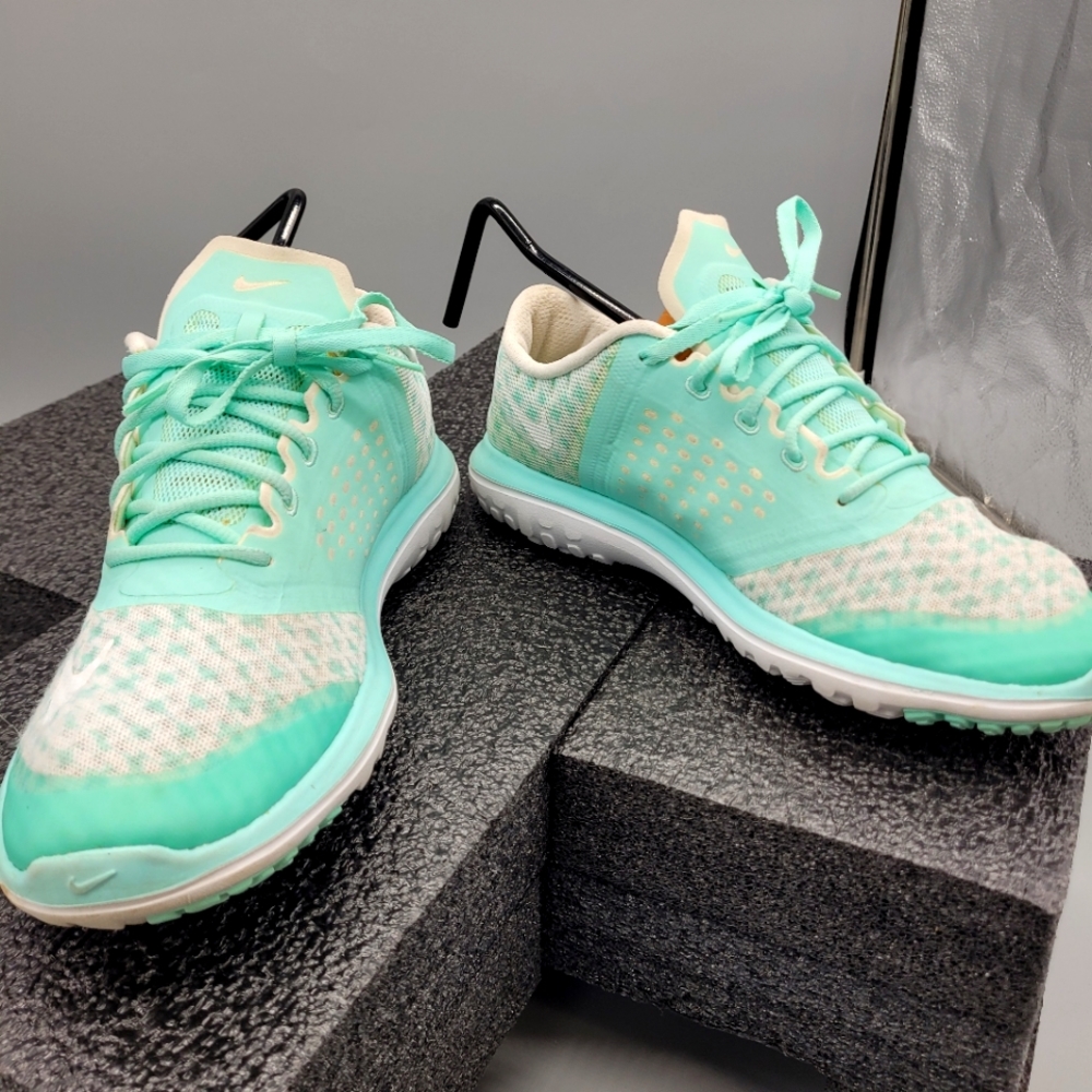 Nike FS Lite Run 2 Premium Running Shoes 704881-302 Women's Size 8